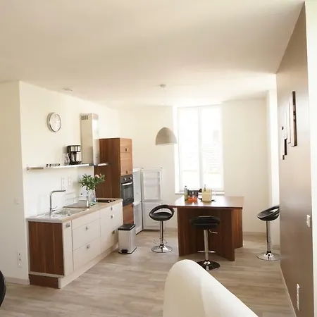 Le Corton De Beaune, Classe 3 Etoiles * Beaune (Cote d'Or)