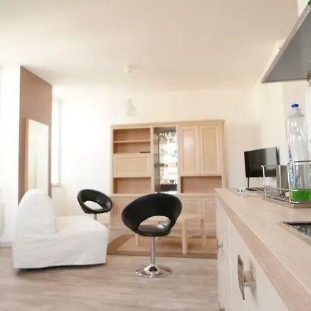 Le Corton De Beaune, Classe 3 Etoiles Lägenhet *